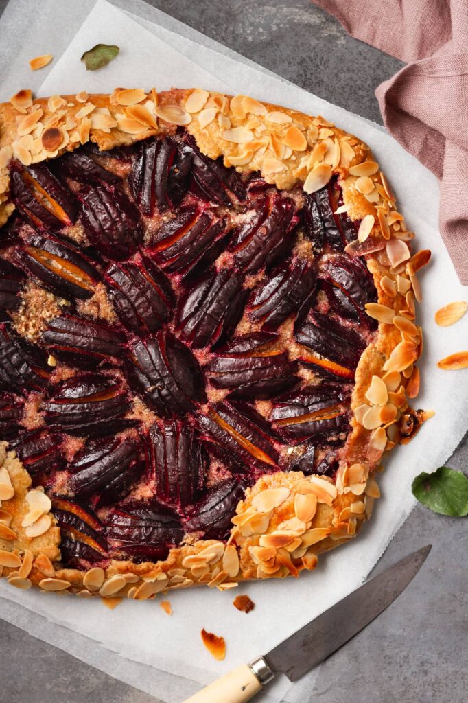 Zwetschken-Galette mit Mandelcreme | Genussfreude.at