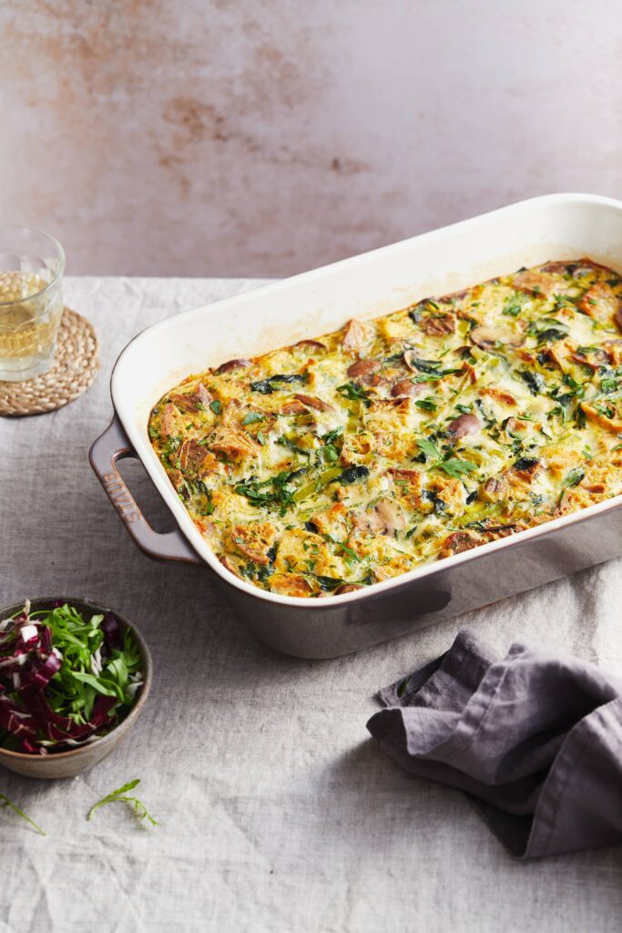 Brotauflauf mit Champignons, Lauch und Käse | Genussfreude.at