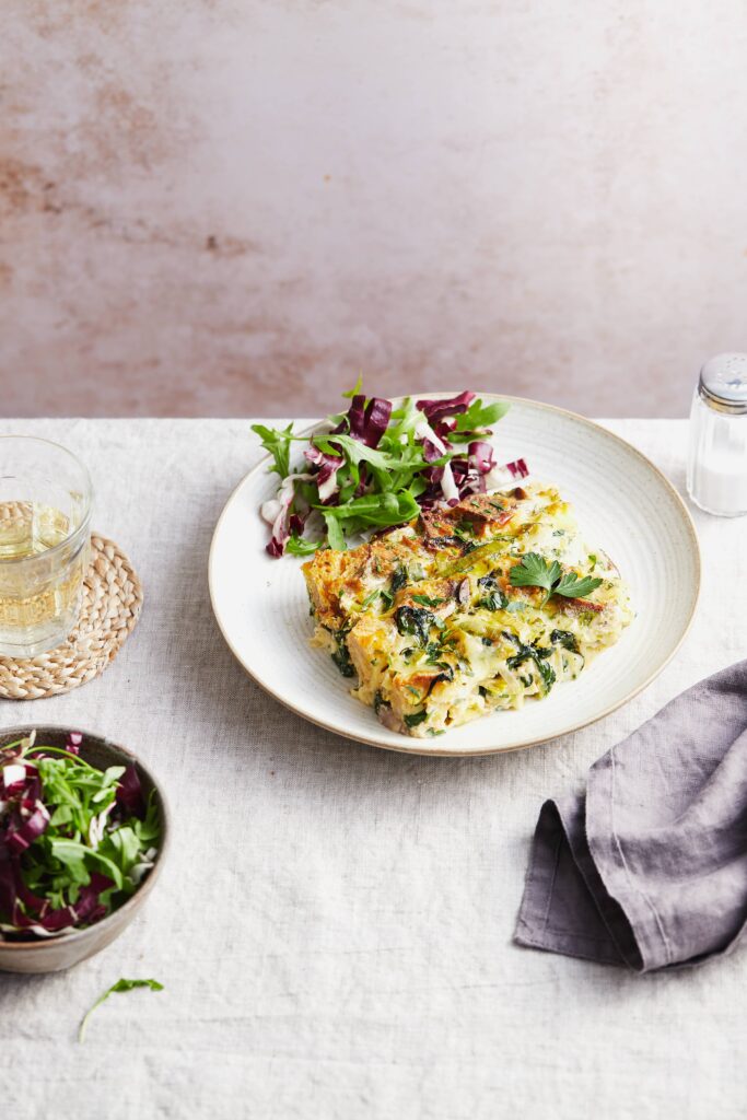 Brotauflauf mit Champignons, Lauch und Käse | Genussfreude.at